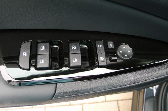 Kia Sportage 1.6 T-GDI PHEV AT Plug &amp; Ride AWD/Drive
