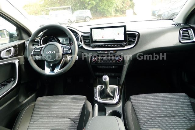 Kia Ceed 1.5T 140 Vision / Komfort+/ Navi