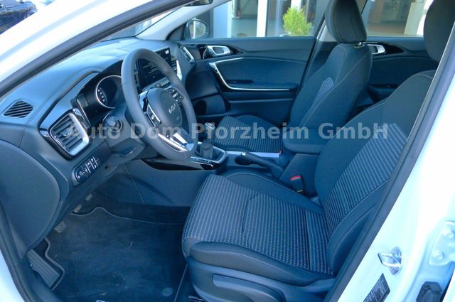 Kia Ceed 1.5T 140 Vision / Komfort+/ Navi