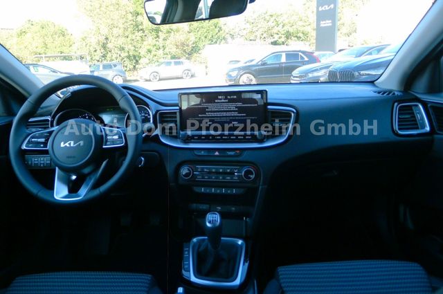 Kia Ceed 1.5T 140 Vision / Komfort+/ Navi