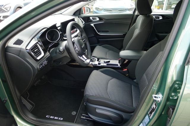 Kia Ceed SW 1.5T DCT Vision / Komfort+