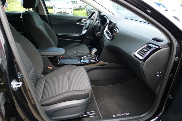 Kia Ceed 1.5T DCT7 VISION NAVI/Kamera/UVO