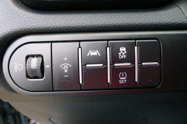 Kia Ceed 1.5T DCT 140 Vision / Komfort+/ Navi