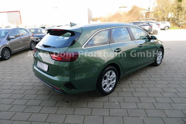 Kia Ceed SW 1.5T DCT Vision / Komfort+