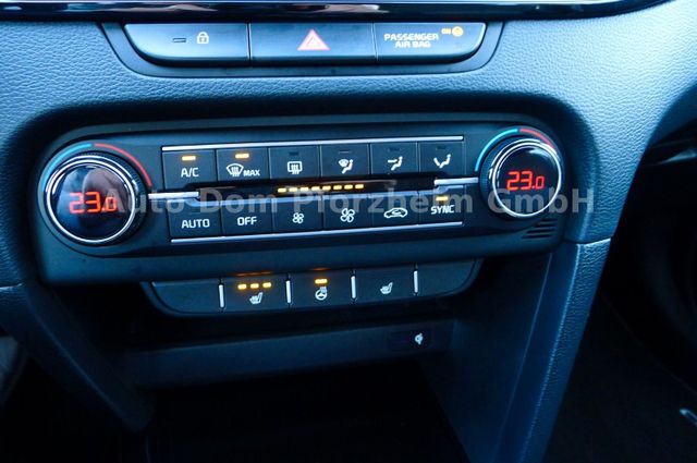 Kia CEED SW 1,5T DCT Spirit /Techno/UVO/NAVI