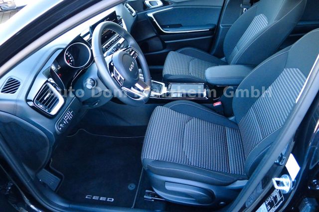 Kia CEED SW 1,5T DCT Spirit /UVO/NAVI