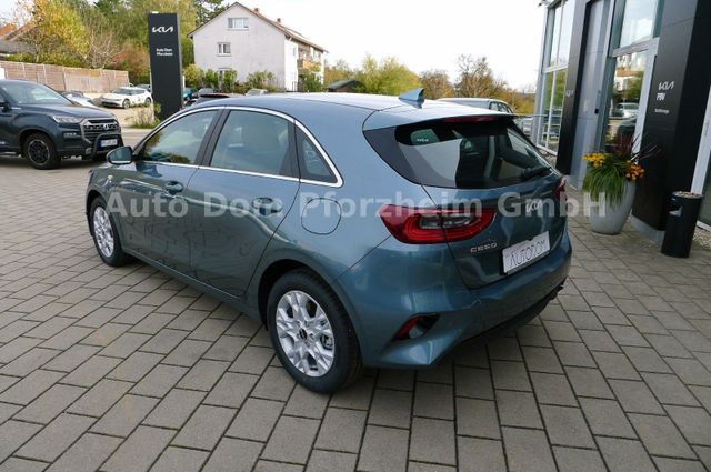 Kia Ceed SW 1.5T DCT Vision / Komfort+