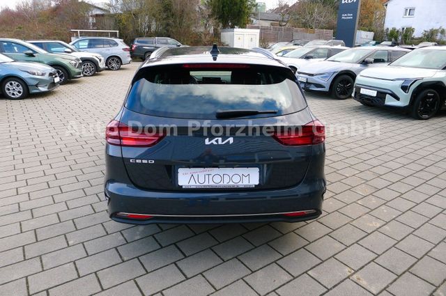 Kia Ceed Sportswagon 1.5 T-GDI DCT SPIRIT/Navi/UVO