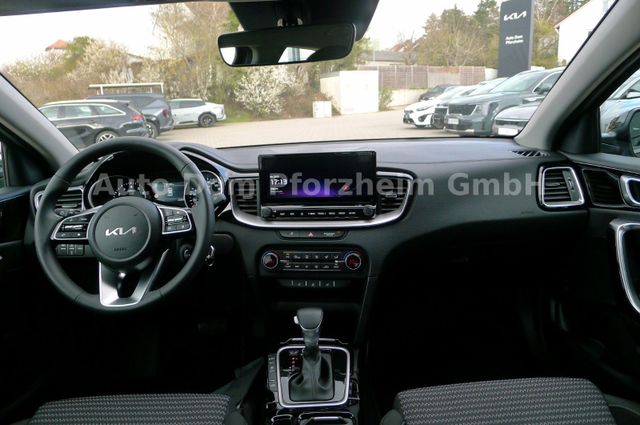 Kia Ceed 1.5T DCT7 SPIRIT /NAVI/UVO/LED