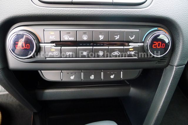 Kia Ceed 1.5T DCT7 SPIRIT /NAVI/UVO/LED