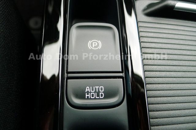 Kia Ceed 1.5T DCT7 SPIRIT /NAVI/UVO/LED