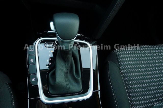 Kia Ceed 1.5T DCT7 SPIRIT /NAVI/UVO