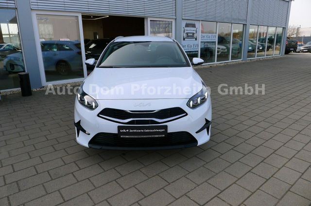Kia CEED SW 1,5T DCT Spirit /UVO/NAVI/Kamera