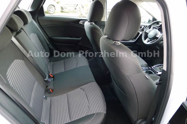 Kia CEED SW 1,5T DCT Spirit /UVO/NAVI/Kamera