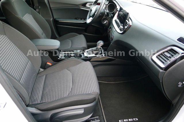 Kia CEED SW 1,5T DCT Spirit /UVO/NAVI/Kamera