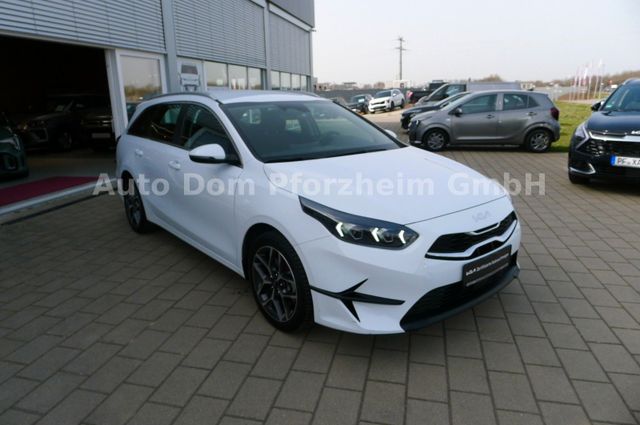 Kia CEED SW 1,5T DCT Spirit /UVO/NAVI/Kamera