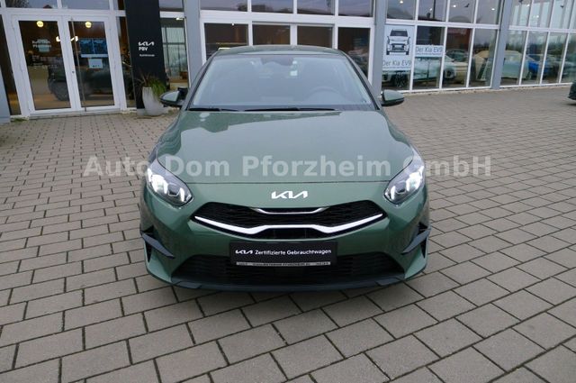 Kia Ceed 1.5T DCT7 SPIRIT /NAVI/UVO/Kamera