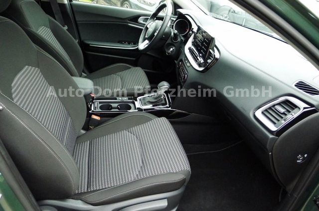 Kia Ceed 1.5T DCT7 SPIRIT /NAVI/UVO/Kamera