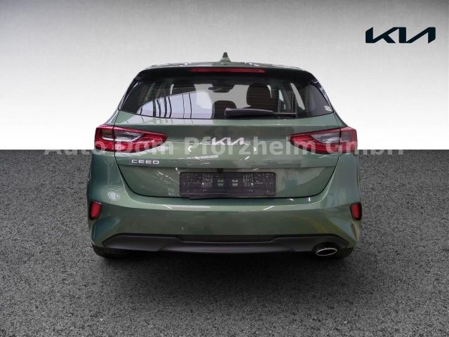 Kia Ceed 1.5T DCT7 SPIRIT /NAVI/UVO/Kamera