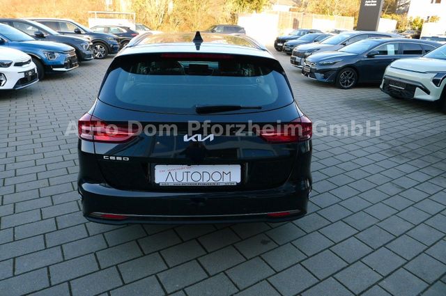 Kia CEED SW 1,5T DCT Spirit /UVO/NAVI/LED