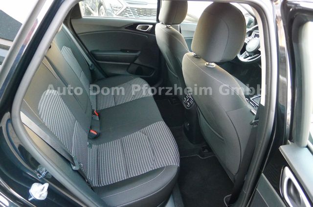 Kia CEED SW 1,5T DCT Spirit /UVO/NAVI/LED