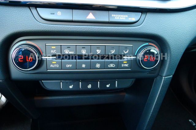 Kia CEED SW 1,5T DCT Spirit /UVO/NAVI/LED