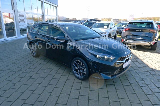 Kia CEED SW 1,5T DCT Spirit /UVO/NAVI