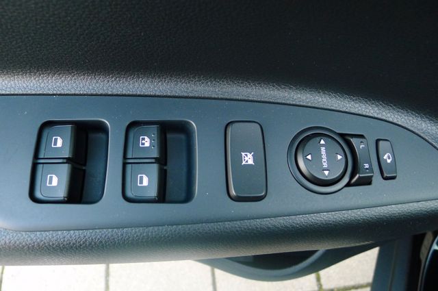 Kia Stonic 1,0T 100 DCT Vision/NAVI