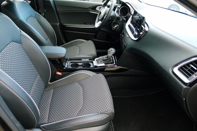 Kia XCeed 1.5 T-GDI DCT Vision /NAVI/UVO/LED