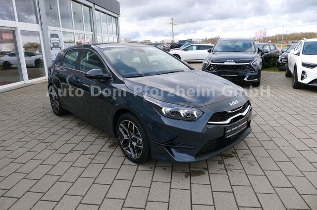 Kia Ceed 1.5T DCT7 SPIRIT /NAVI/Kamera/UVO