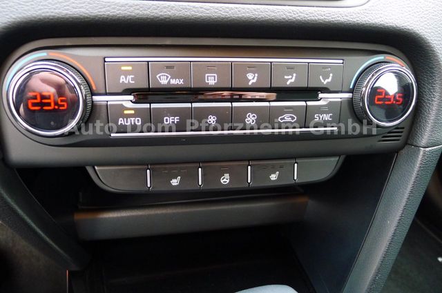 Kia Ceed 1.5T DCT7 SPIRIT /NAVI/Kamera/UVO