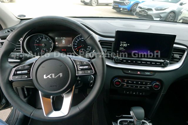 Kia Ceed 1.5T DCT7 SPIRIT /NAVI/Kamera/UVO