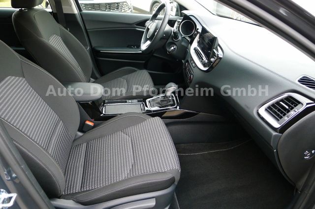 Kia Ceed 1.5T DCT7 SPIRIT /NAVI/Kamera/UVO