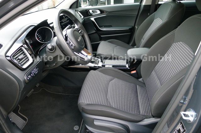 Kia Ceed 1.5T DCT7 SPIRIT /NAVI/Kamera/UVO