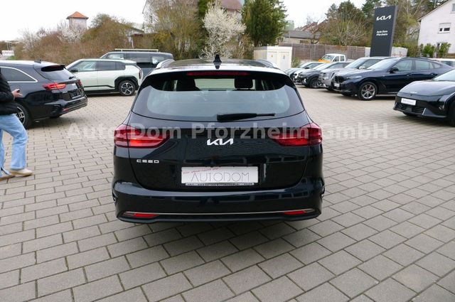 Kia Ceed SW 1.5 T-GDI DCT Spirit