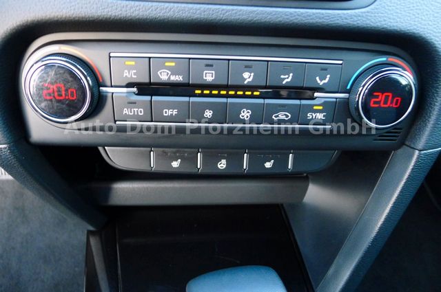 Kia Ceed SW 1.5 T-GDI DCT Spirit/LED/NAVI