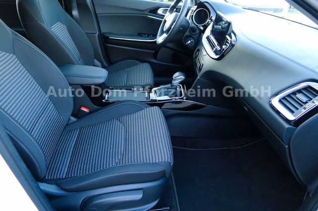 Kia Ceed SW 1.5 T-GDI DCT Spirit/LED/NAVI