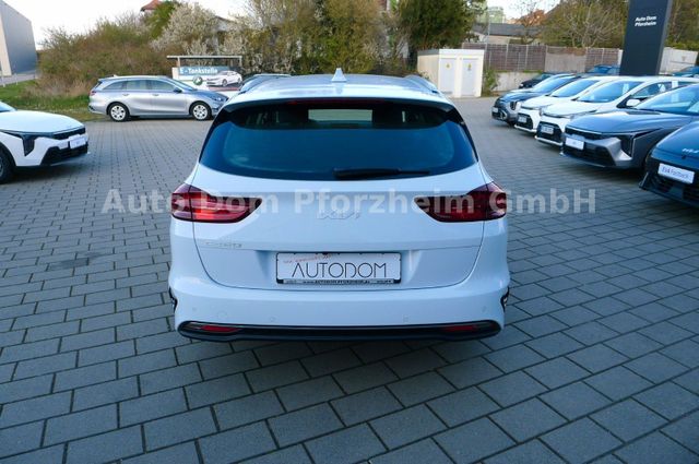 Kia Ceed SW 1.5 T-GDI DCT Spirit/LED/NAVI
