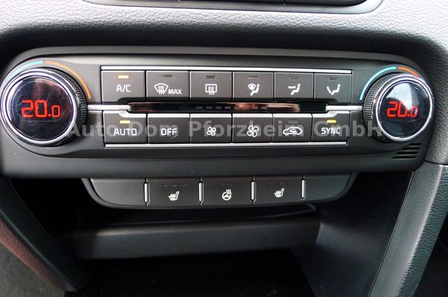 Kia CEED SW 1,5T DCT Spirit /UVO/NAVI/LED