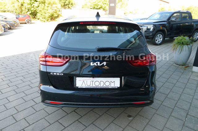 Kia CEED SW 1,5T DCT Spirit /UVO/NAVI/LED