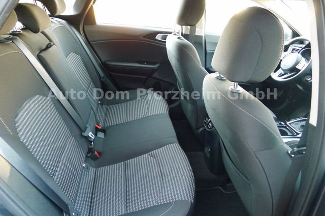 Kia Ceed SW 1.5 T-GDI DCT SPIRIT/Navi/UVO/JBL-Sound