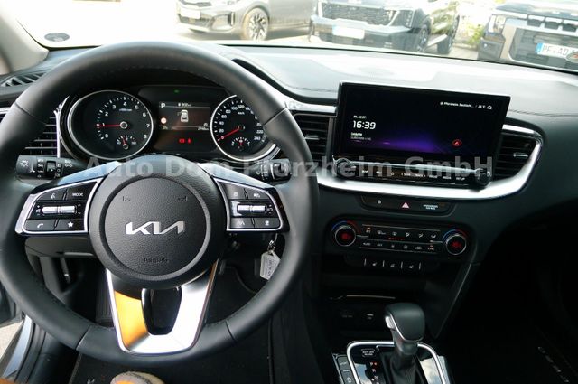 Kia XCeed 1.6T VISION DCT KOM+