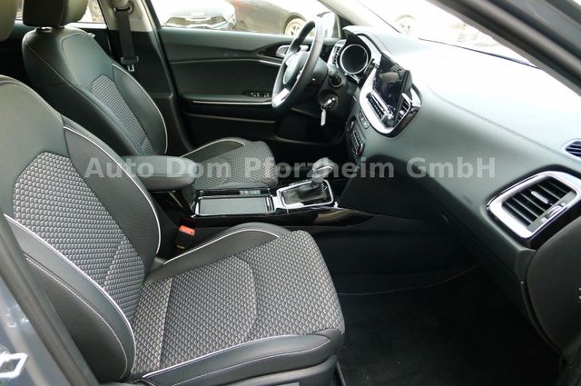 Kia XCeed 1.6T VISION DCT KOM+
