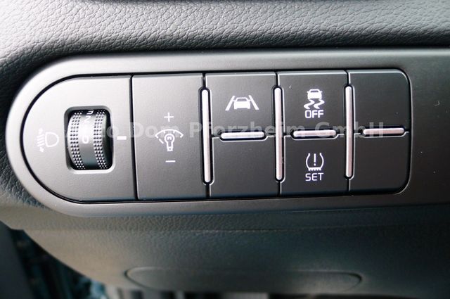 Kia Ceed 1.5T DCT7 SPIRIT /NAVI/UVO/LED