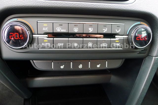 Kia Ceed 1.5T DCT7 SPIRIT /NAVI/UVO/LED