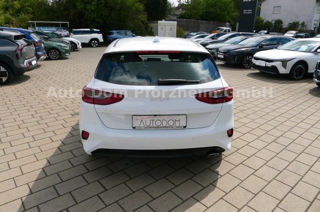 Kia Ceed 1.5T DCT 140 Vision / Komfort+/ Navi