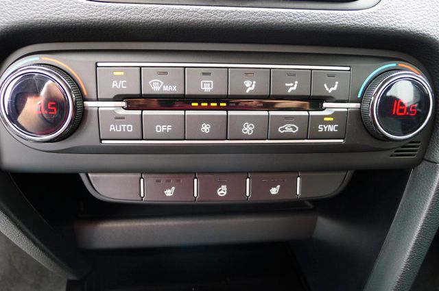 Kia Ceed 1.5T DCT7 SPIRIT /NAVI/UVO